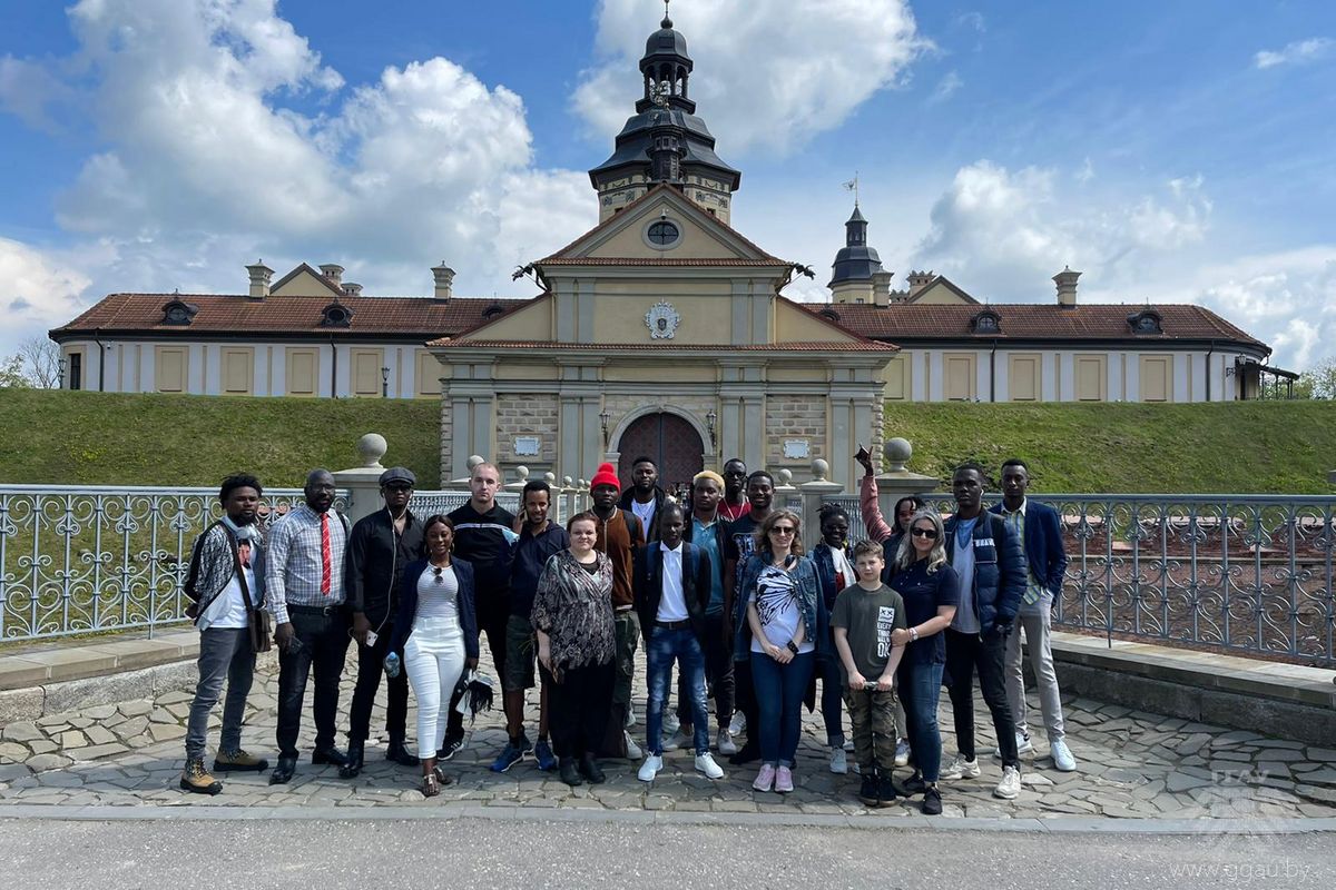 Иностранные обучающиеся ГГАУ посетили Национальный историко-культурный музей-заповедник «Несвиж»